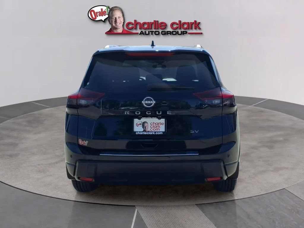 Used 2024 Nissan Rogue SV w/ SV Premium Package FWD image 4