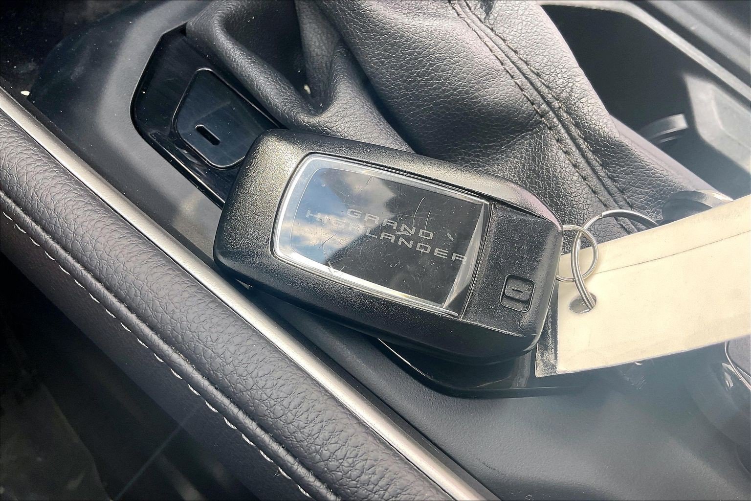 Used 2024 Toyota Grand Highlander AWD image 14