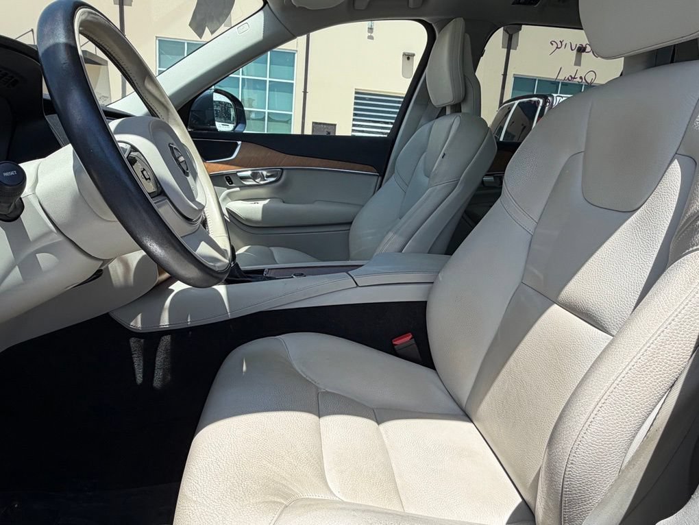 Used 2022 Volvo XC90 T5 Momentum w/ Advanced Package FWD image 6