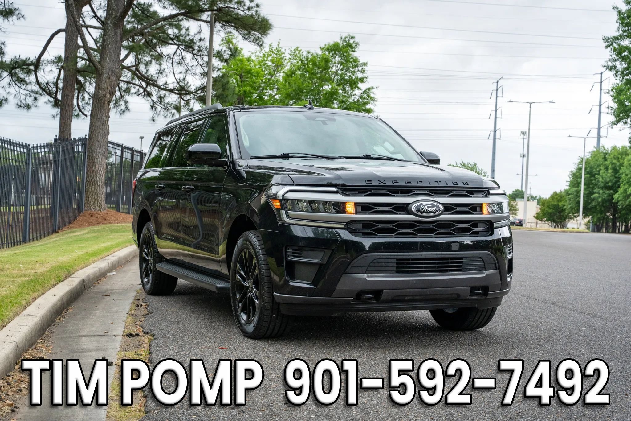 Used 2024 Ford Expedition Max XLT AWD/4WD image 3
