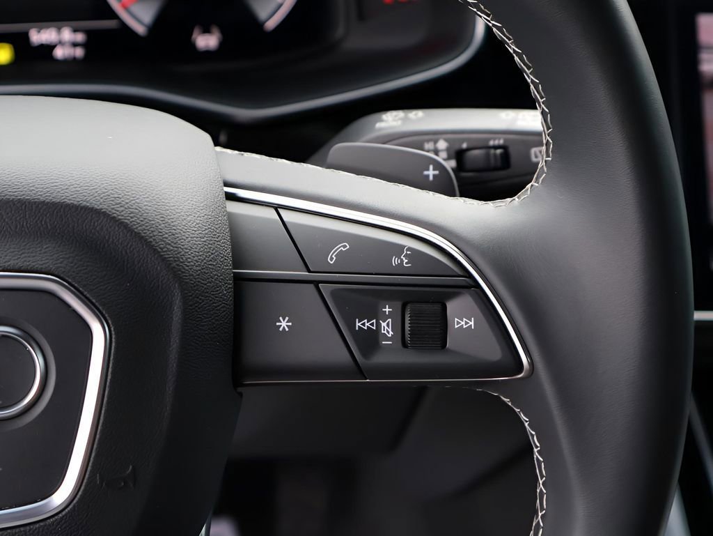 Used 2025 Audi Q8 Premium Plus image 35