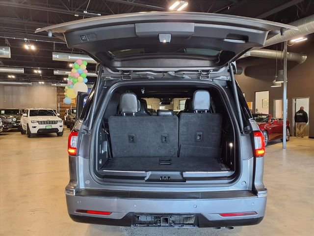 Used 2021 Lincoln Navigator Reserve w/ Luxury Package image 11