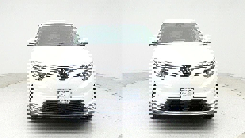 Used 2023 VinFast VF 8 Eco image 2