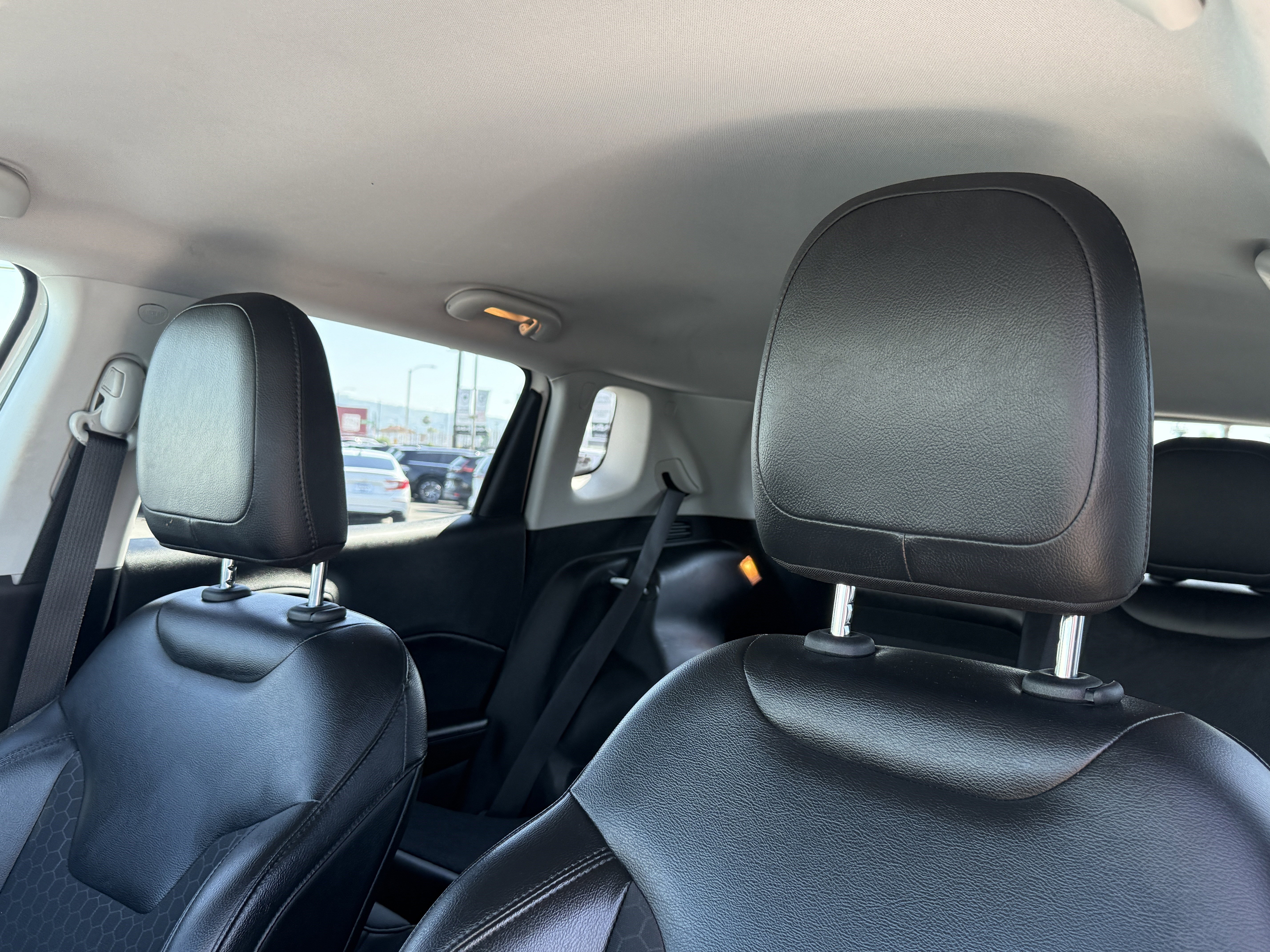 Used 2018 Jeep Compass Altitude w/ Popular Equipment Group image 17