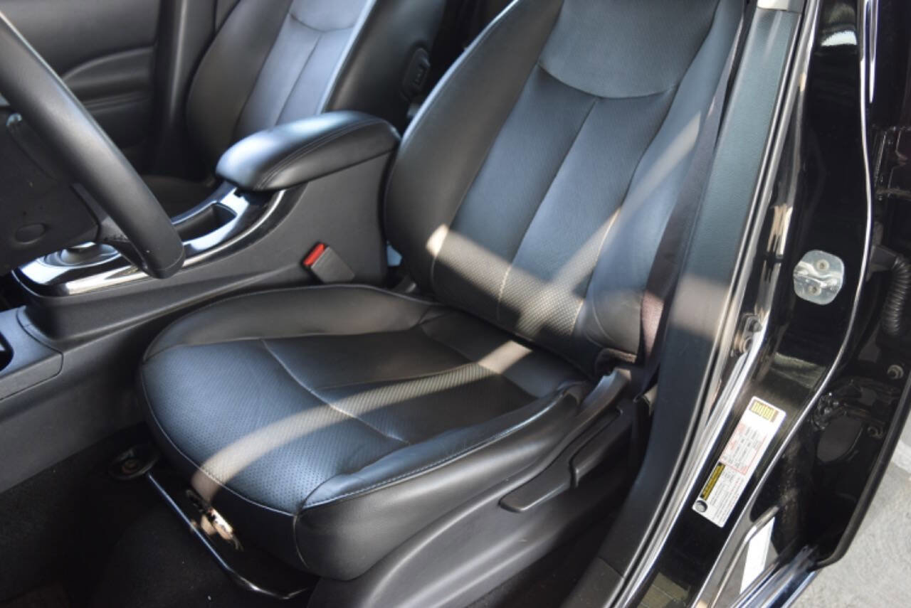 Used 2015 Nissan Leaf SL w/ Premium Package image 14