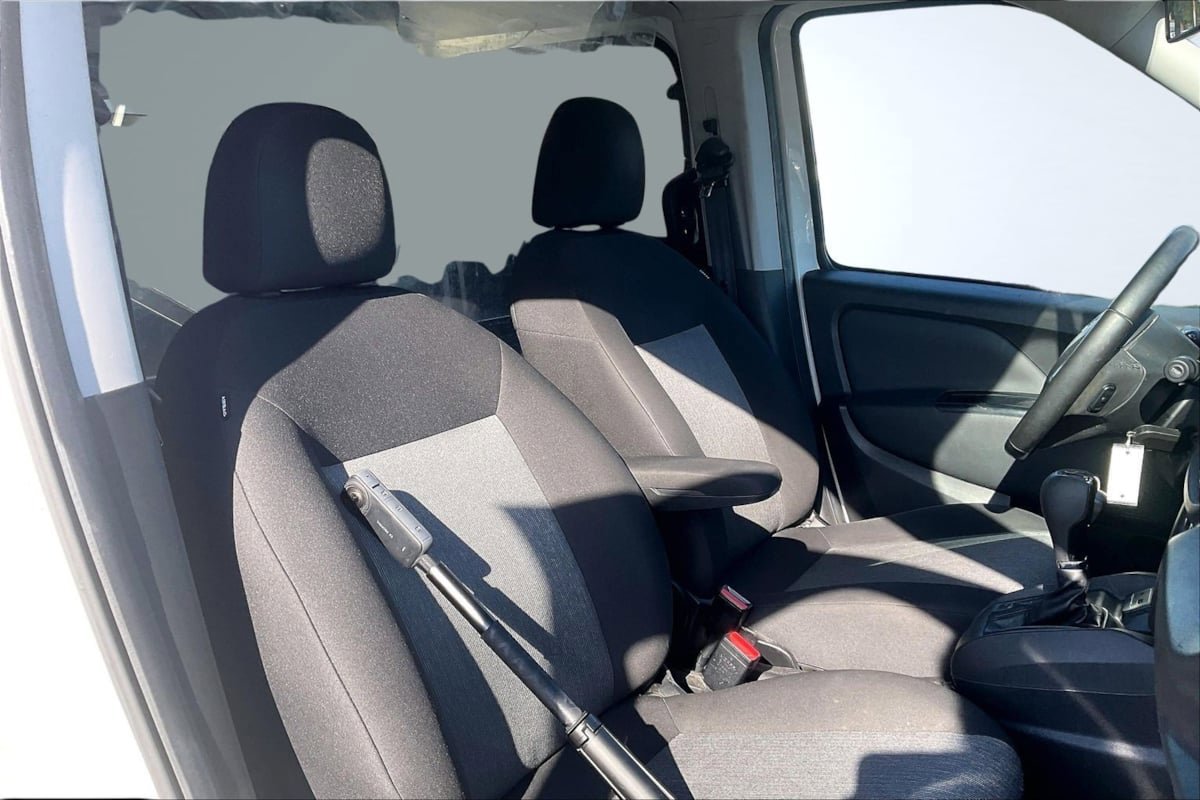 Used 2017 RAM ProMaster City Tradesman SLT w/ Rear Back-up Camera Group image 7
