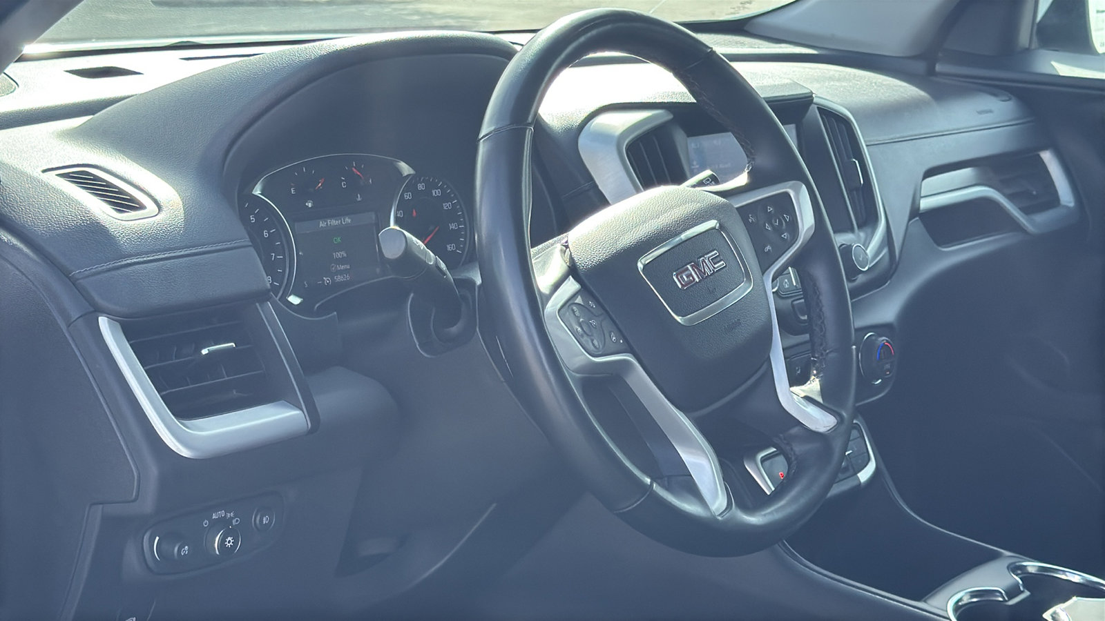 Used 2024 GMC Terrain SLT image 10