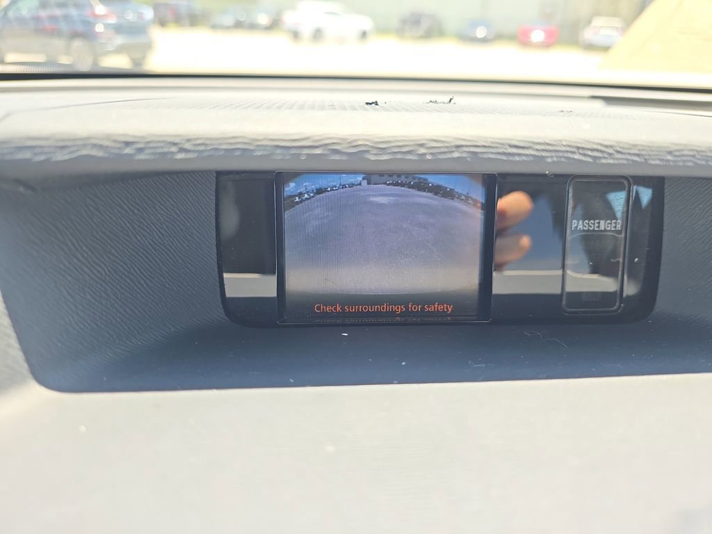 Used 2012 Toyota Sienna LE FWD image 25