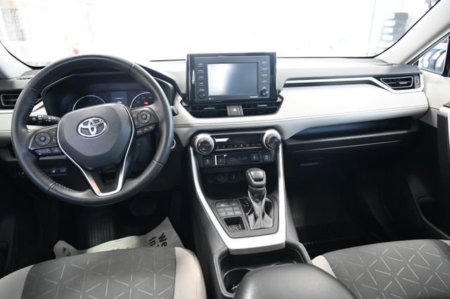 Used 2021 Toyota RAV4 XLE w/ Convenience Package AWD/4WD image 13