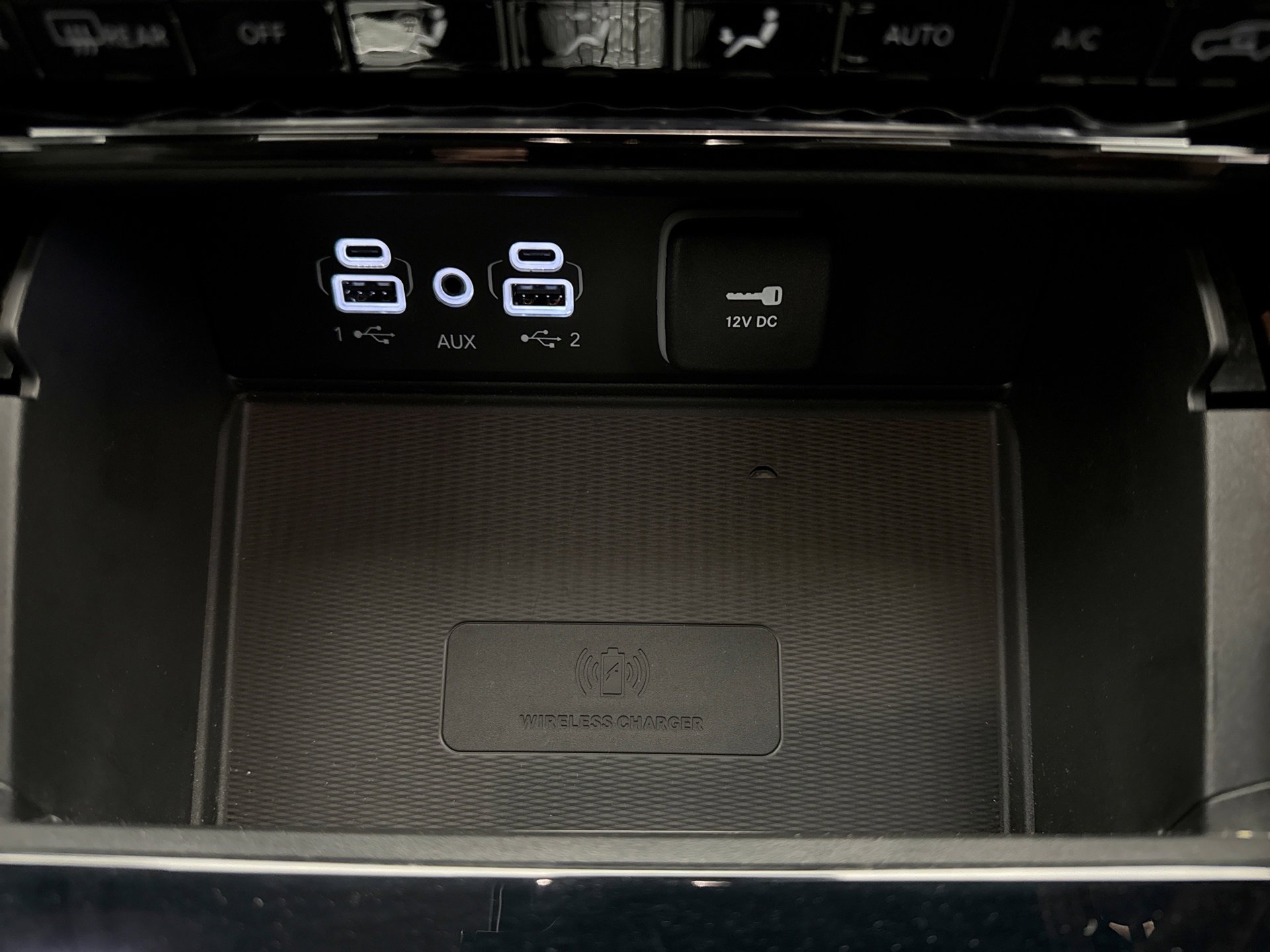 Used 2023 Jeep Grand Cherokee L Limited w/ Luxury Tech Group II image 16