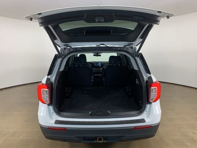 Used 2021 Ford Explorer XLT w/ Equipment Group 202A image 12