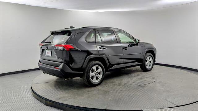 Used 2019 Toyota RAV4 XLE w/ Convenience Package image 8