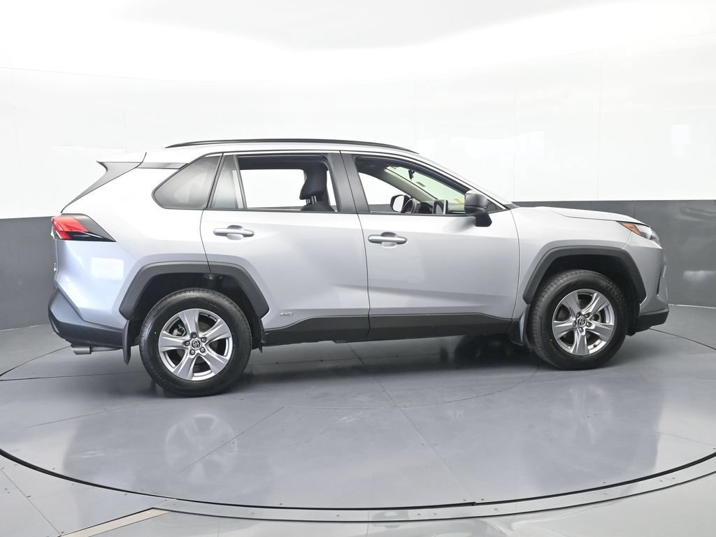 Used 2024 Toyota RAV4 LE AWD/4WD image 7