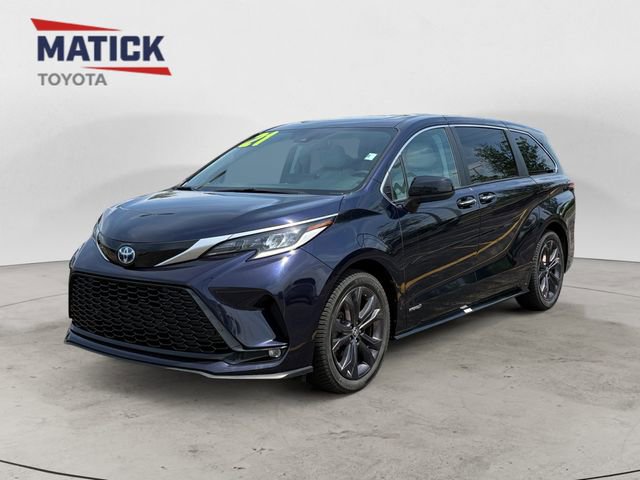 Used 2021 Toyota Sienna XSE FWD image 3