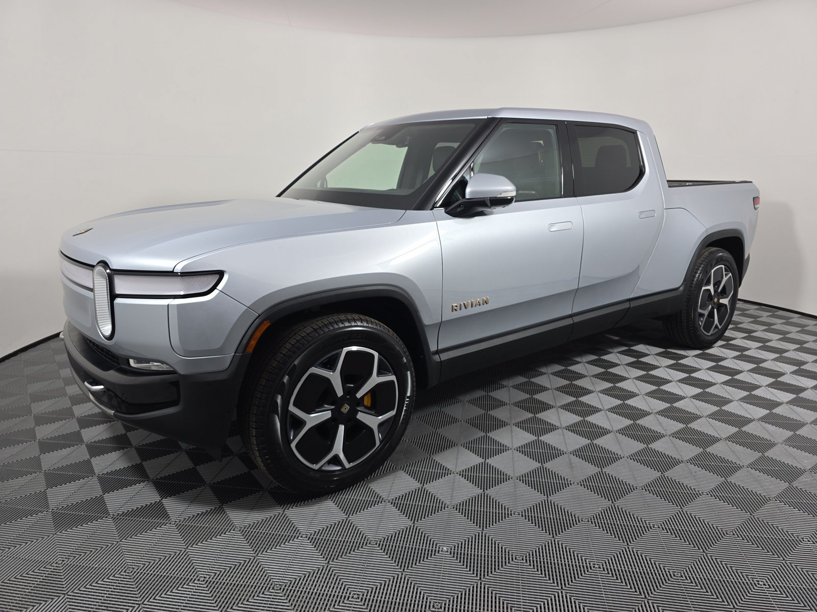 Used 2024 Rivian R1T Adventure