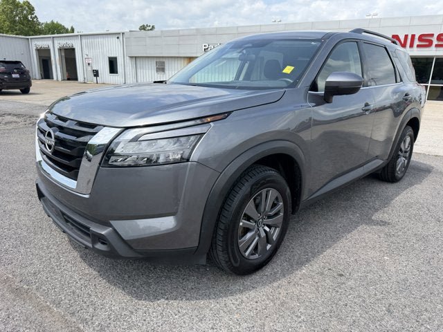 Used 2025 Nissan Pathfinder SV FWD image 1