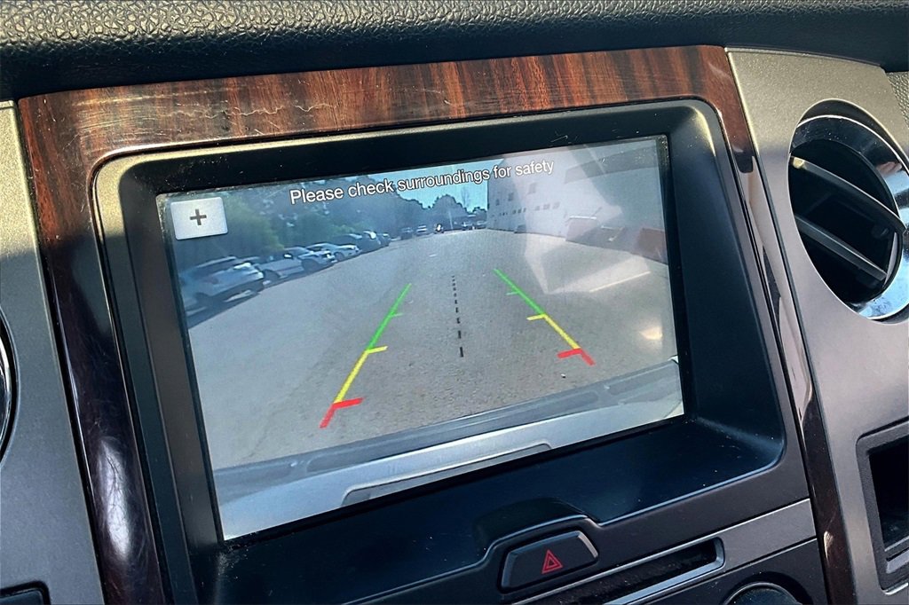 Used 2016 Ford Expedition Platinum image 14