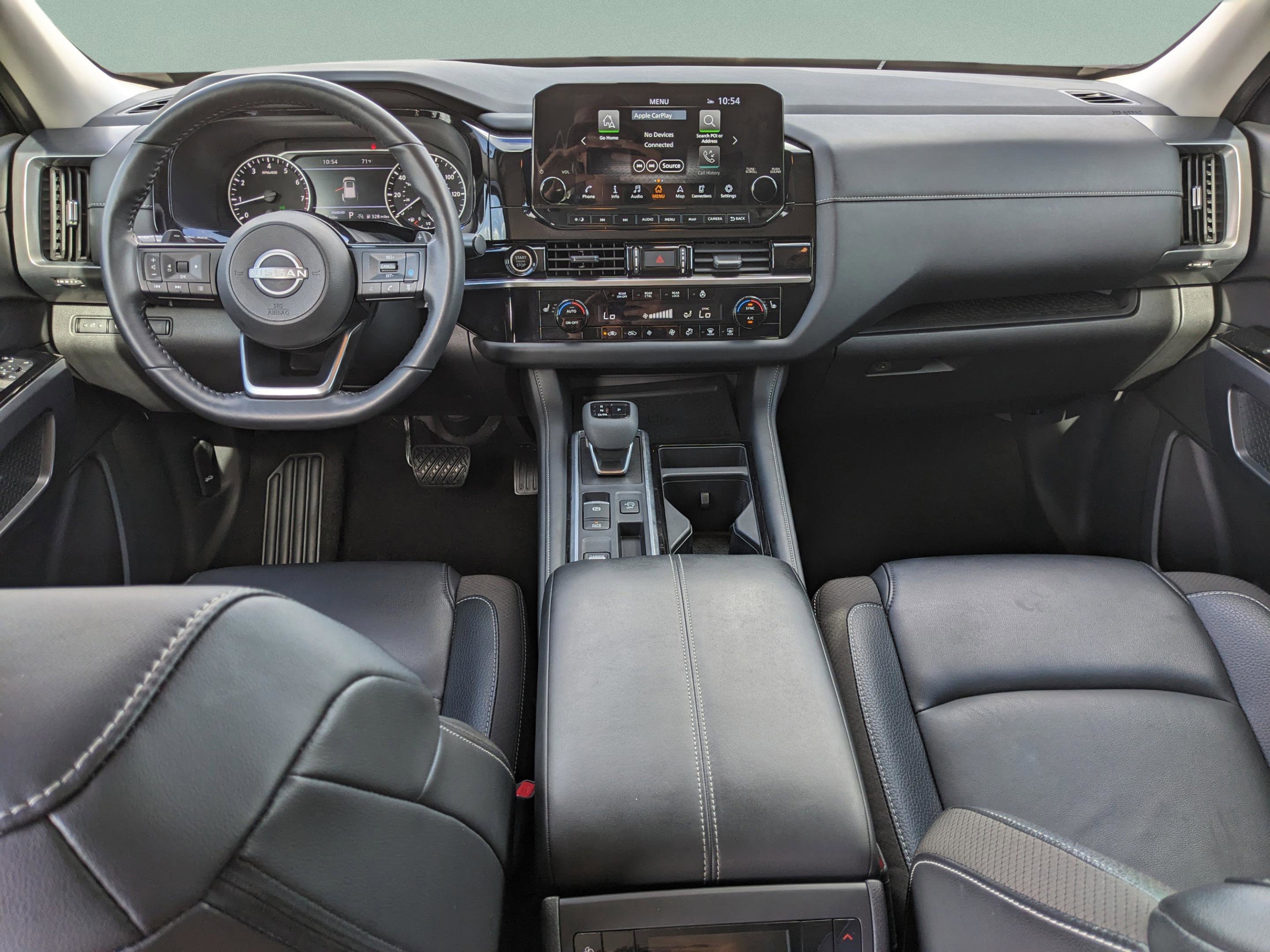 Used 2024 Nissan Pathfinder SL w/ Black Appearance Package image 18