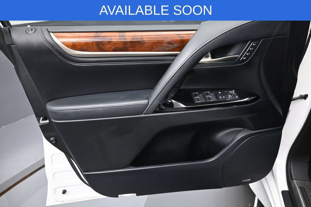 Used 2016 Lexus LX 570 4WD w/ Luxury Package image 11