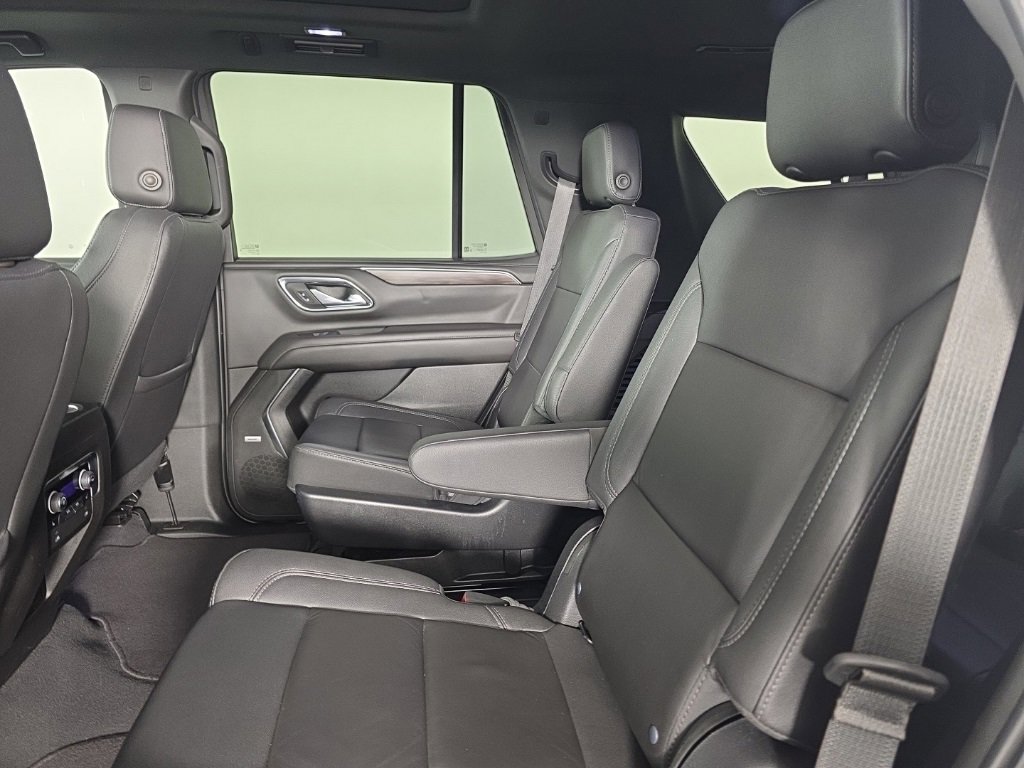 Used 2023 Chevrolet Tahoe Z71 w/ Luxury Package image 32
