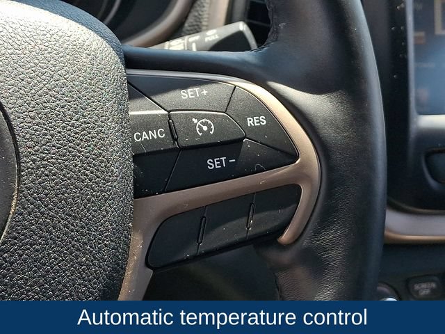 Used 2016 Jeep Cherokee High Altitude w/ Luxury Group AWD/4WD image 8