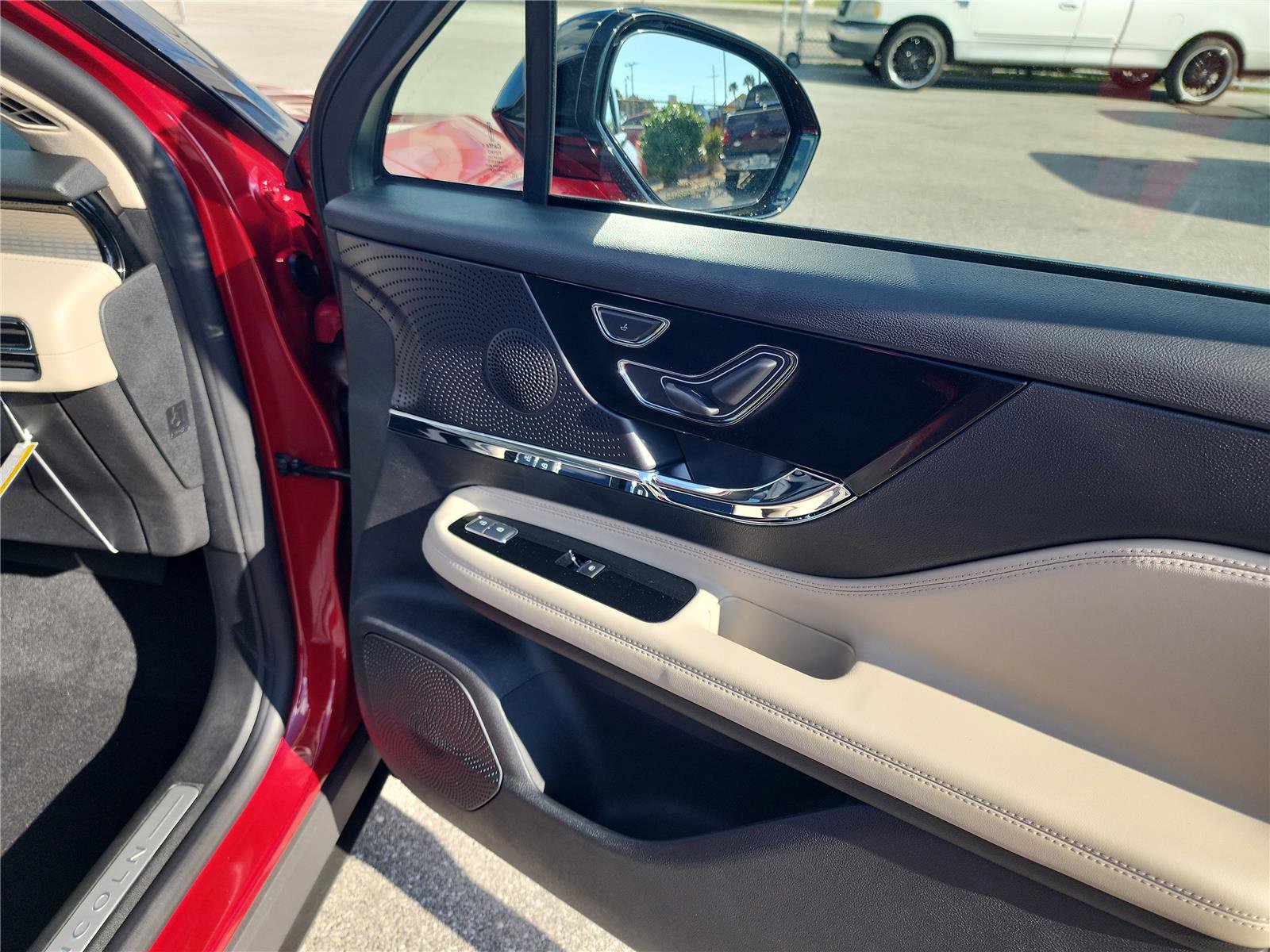 New 2026 Lincoln Corsair Premiere image 23