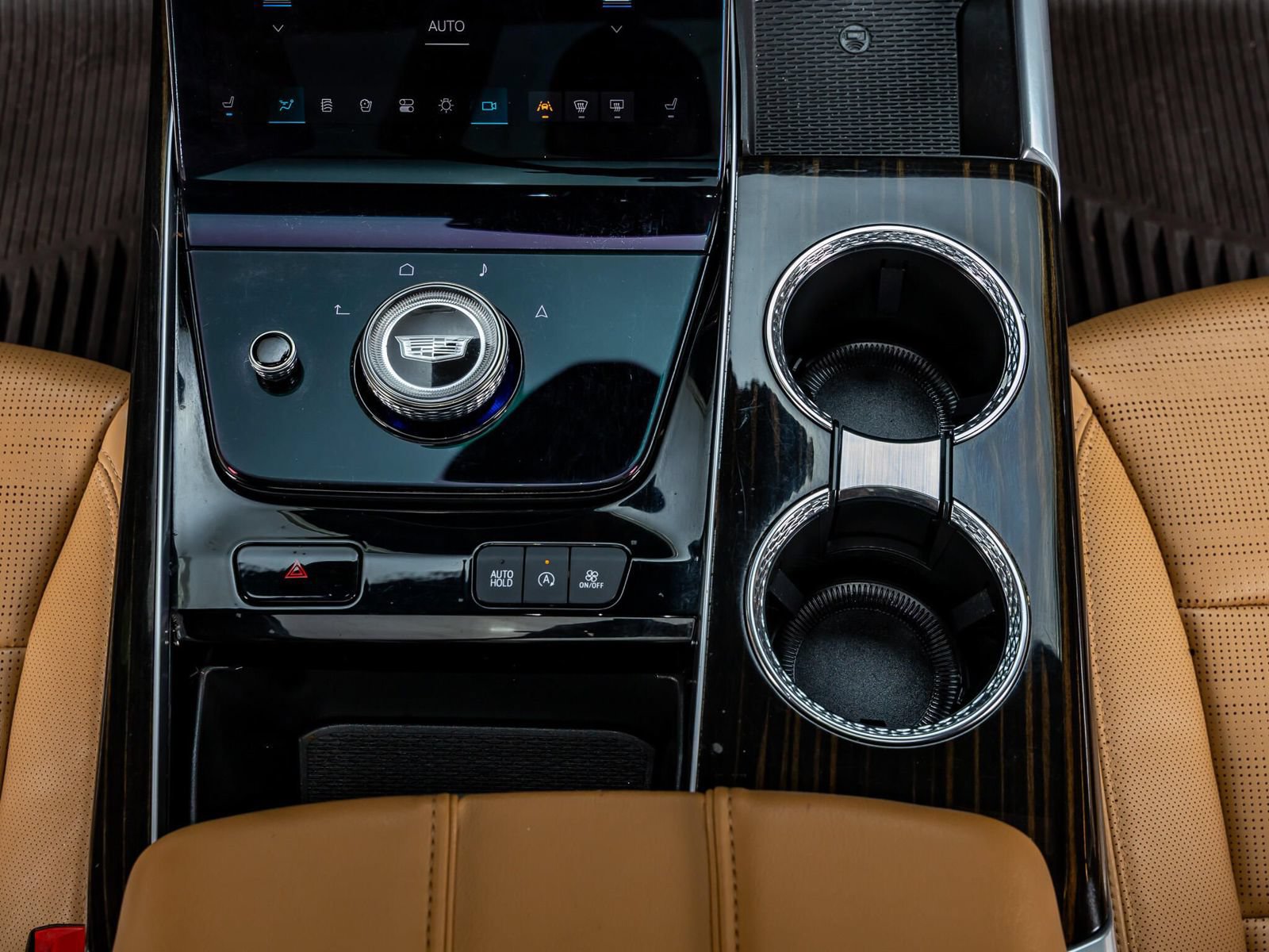 Used 2025 Cadillac Escalade Premium Luxury w/ LPO, Floor Liner Package AWD/4WD image 24