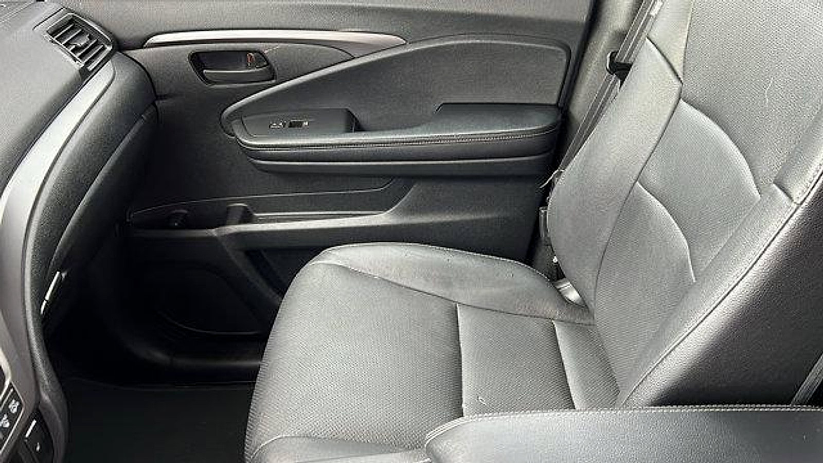 Used 2024 Honda Passport EX-L image 19