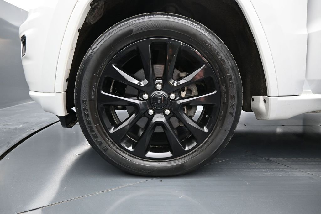 Used 2018 Jeep Grand Cherokee Altitude AWD/4WD image 28