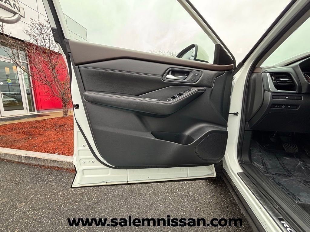 Certified 2023 Nissan Rogue SL w/ SL Premium Package image 12