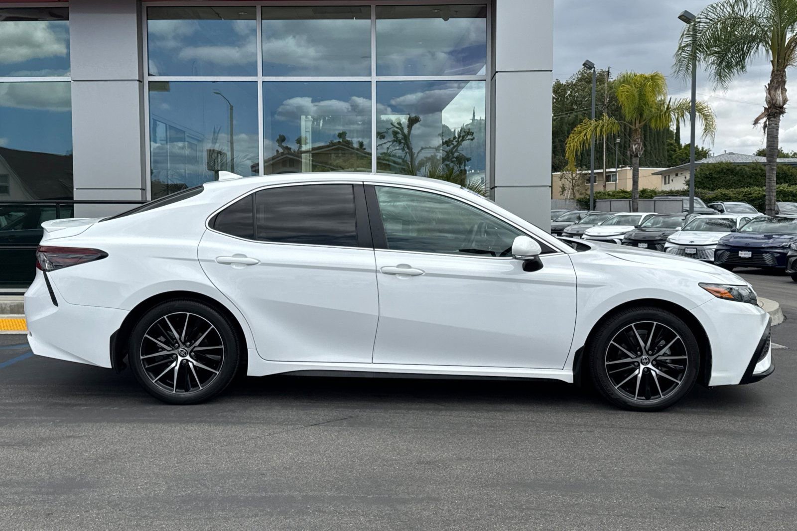 Certified 2024 Toyota Camry SE w/ Convenience Package FWD image 4