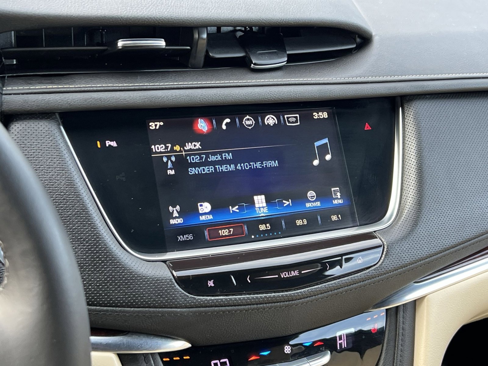 Used 2017 Cadillac XT5 Luxury w/ LPO, Wheel Lock Package image 16