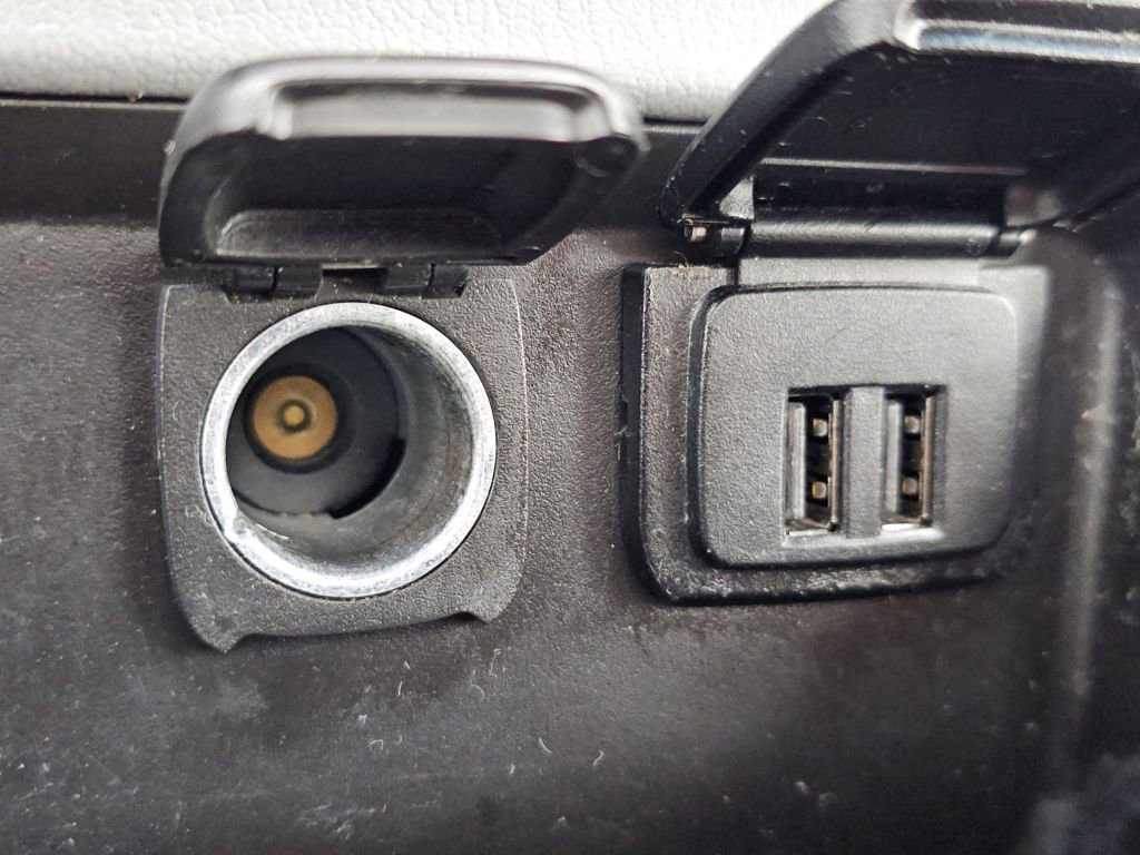 Used 2015 Chevrolet Suburban LT image 15