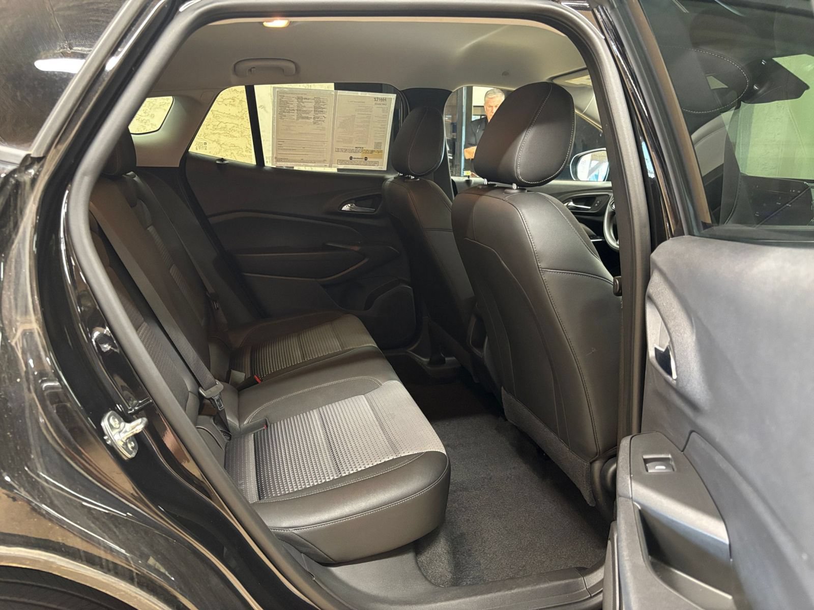 Used 2025 Chevrolet Trax LT FWD image 24
