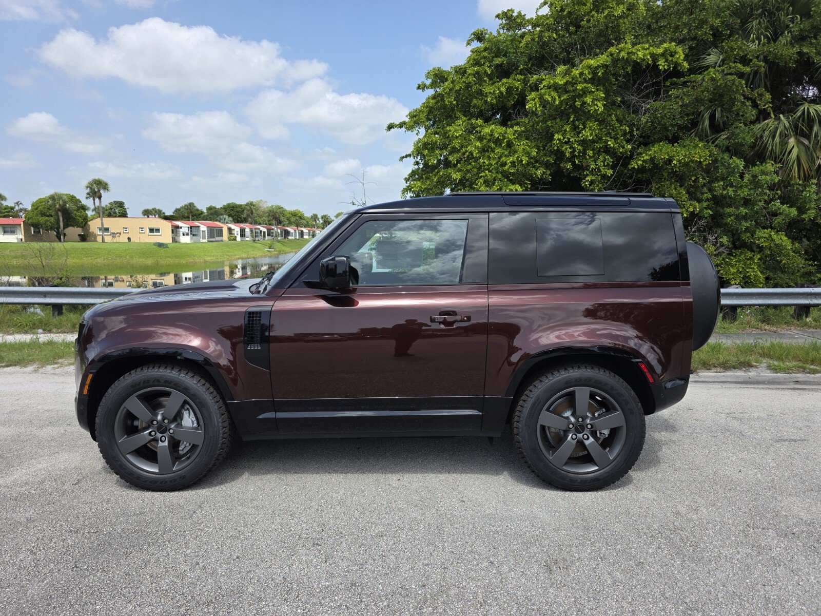 New 2026 Land Rover Defender 90 X-Dynamic SE AWD/4WD image 7