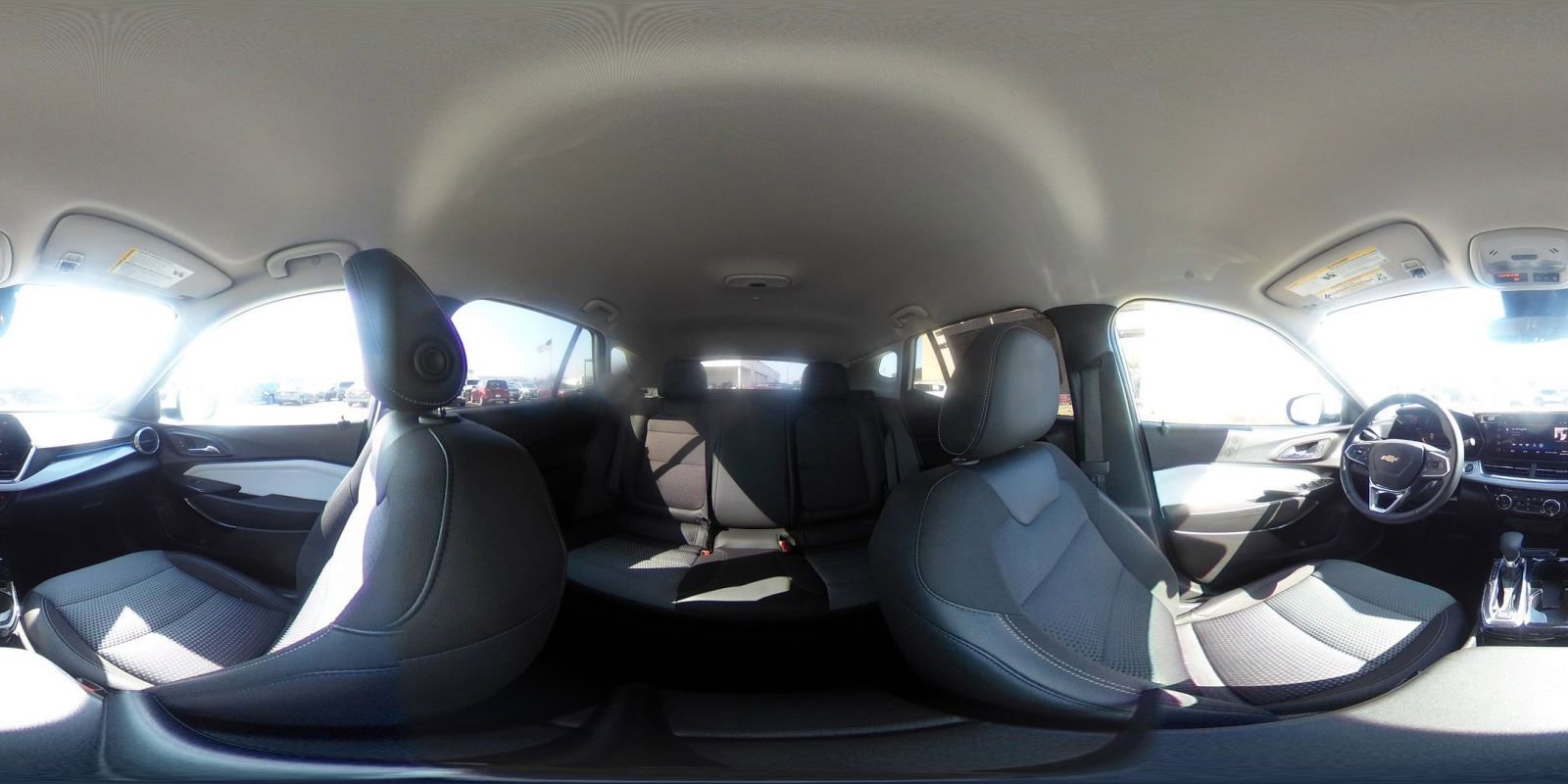 Used 2025 Chevrolet Trax LT w/ LT Convenience Package FWD image 41