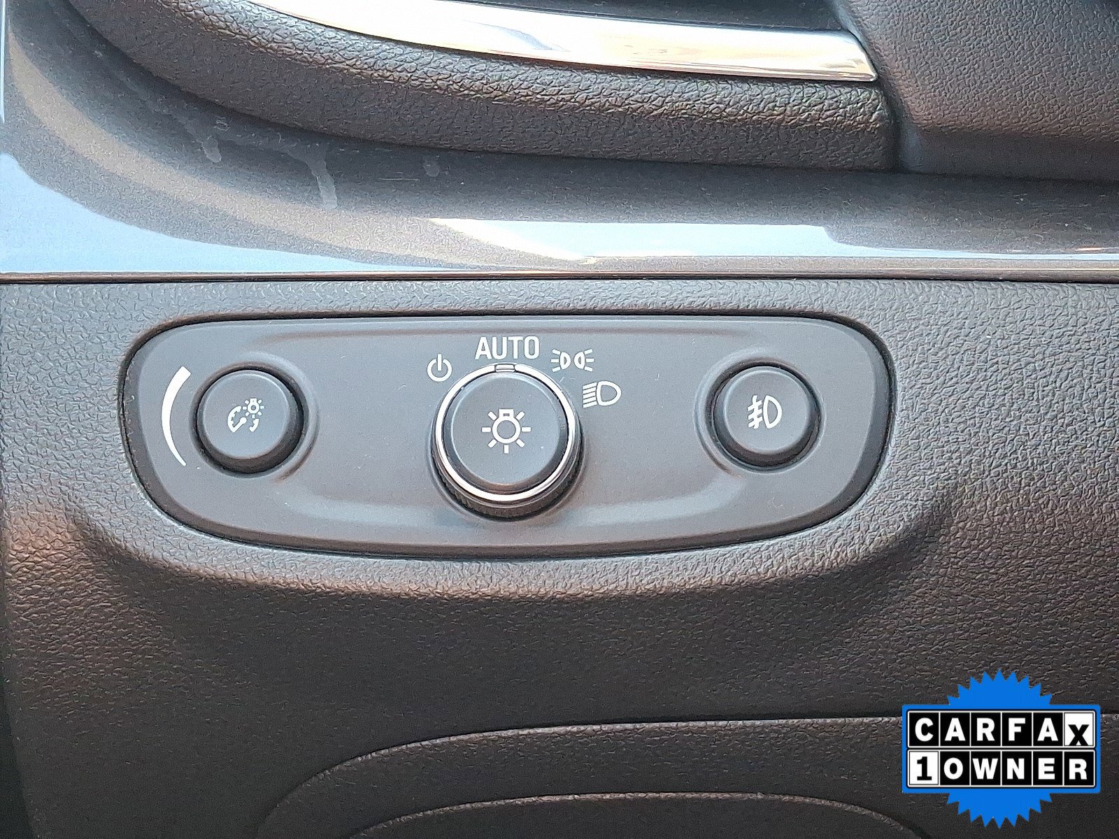 Used 2019 Buick Encore Sport Touring AWD/4WD image 21