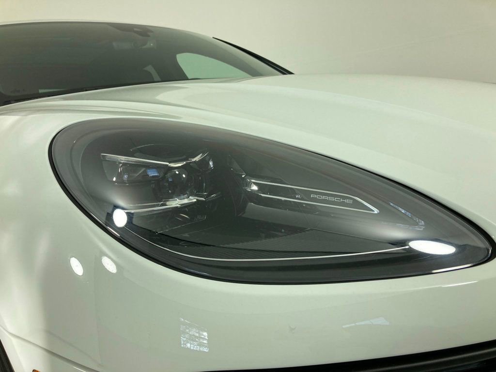Certified 2022 Porsche Macan AWD/4WD image 28