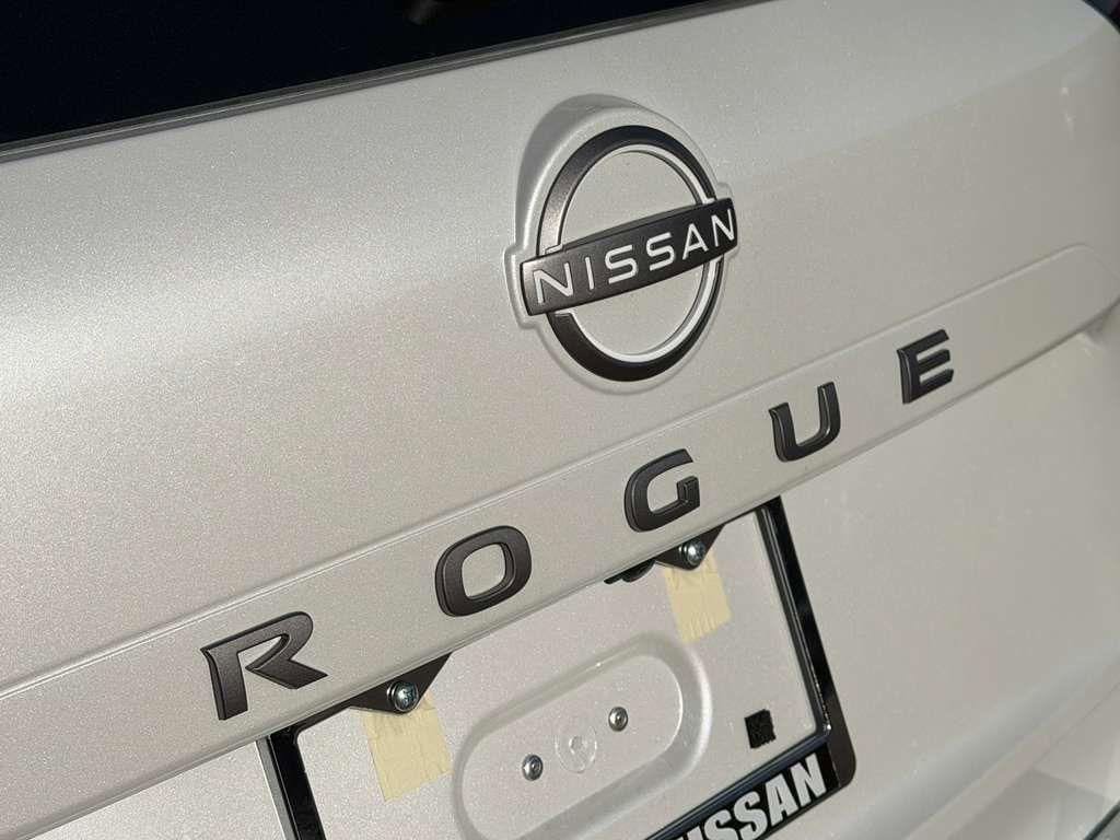 New 2026 Nissan Rogue SV FWD image 8