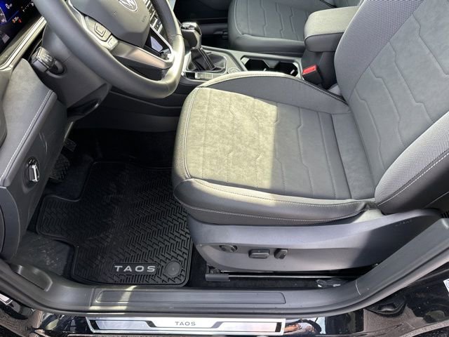 New 2026 Volkswagen Taos SE image 11