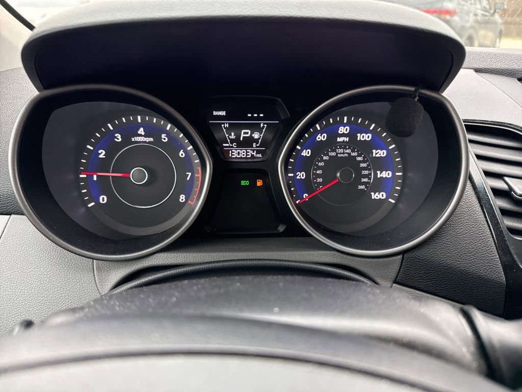 Used 2014 Hyundai Elantra SE image 18