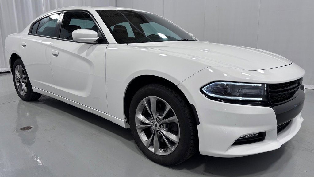 Used 2020 Dodge Charger SXT w/ Cold Weather Package AWD/4WD image 3