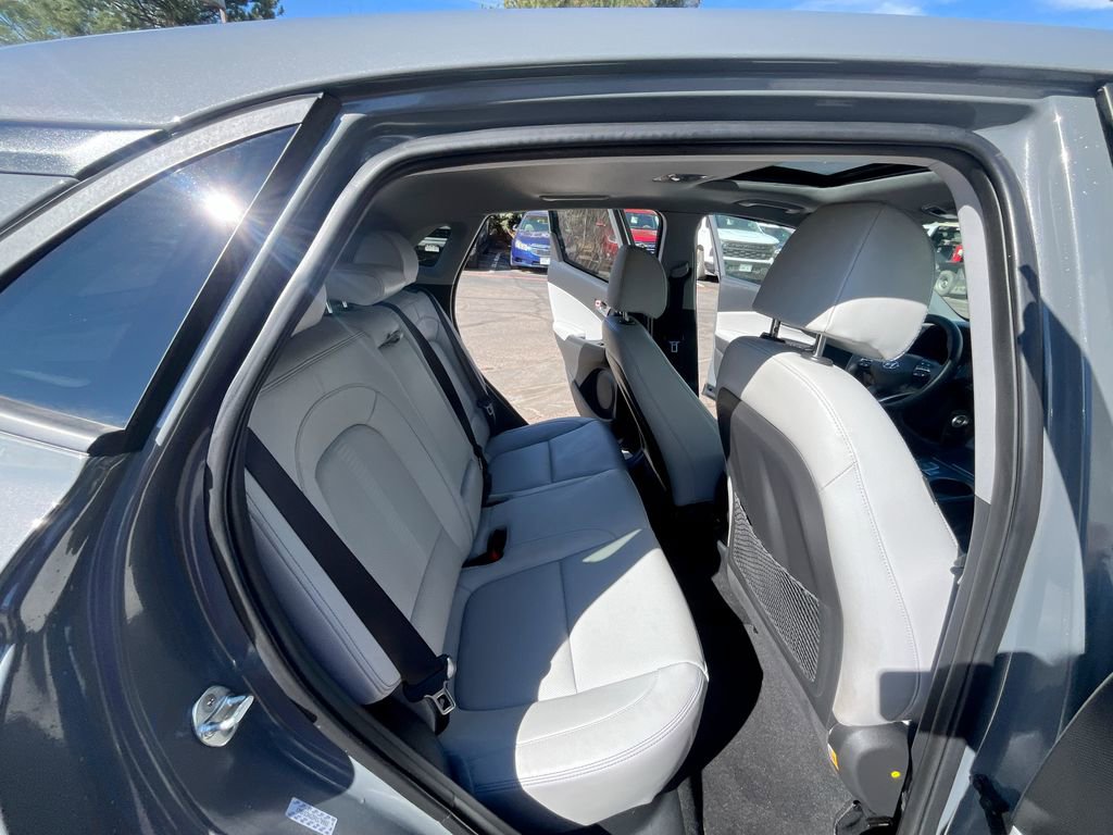 Used 2023 Hyundai Kona Limited image 15