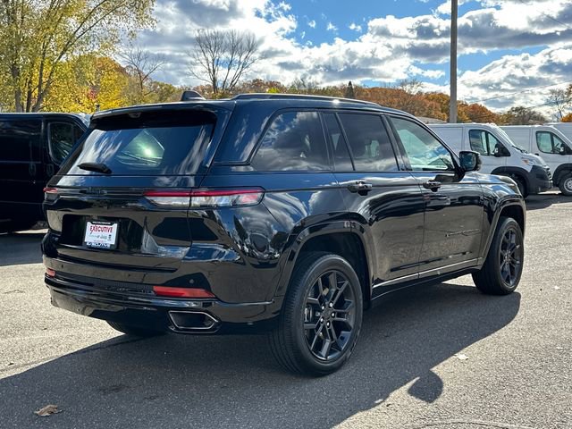 Used 2023 Jeep Grand Cherokee 30th Anniversary image 4