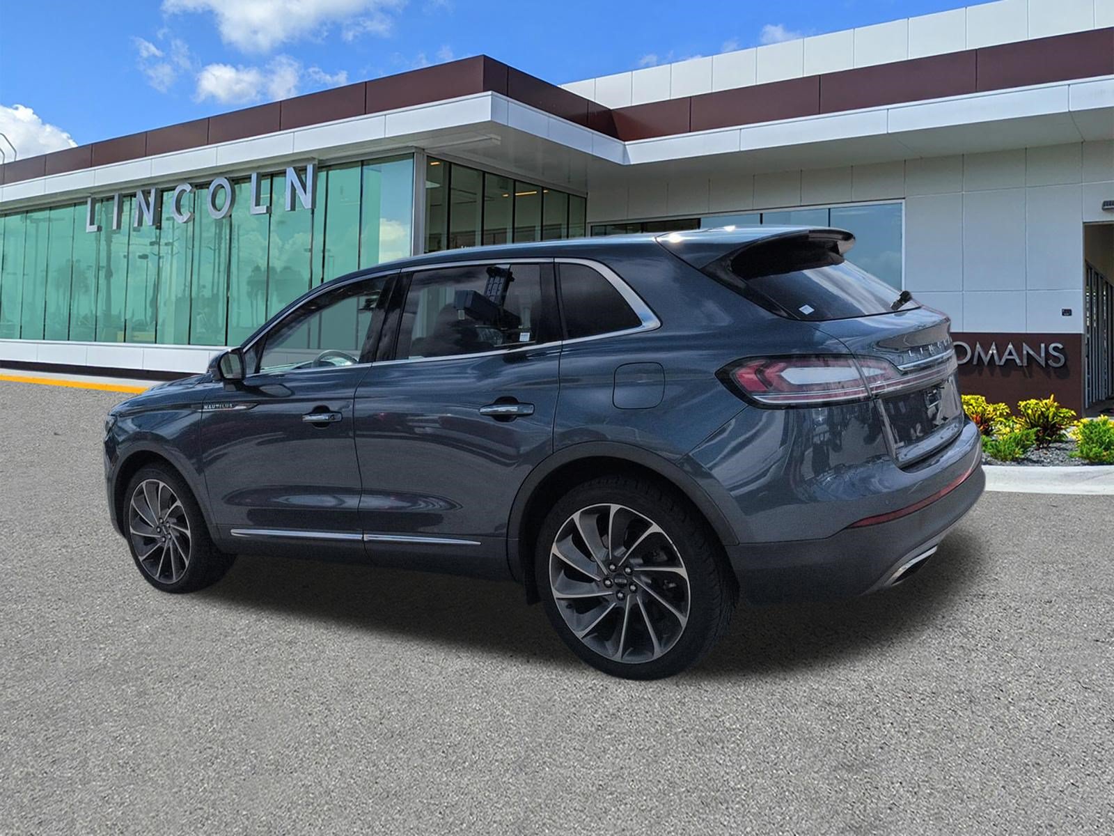 Certified 2019 Lincoln Nautilus Reserve w/ Driver Assistance Package AWD/4WD image 7