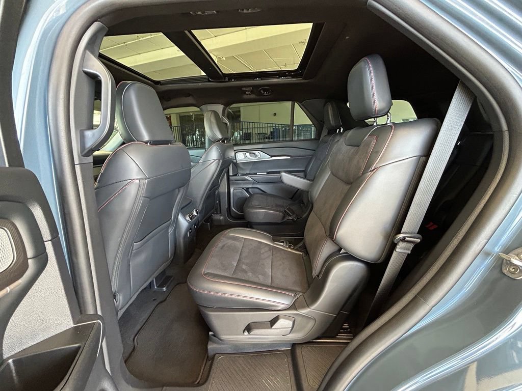 Used 2025 Ford Explorer ST w/ Sun And Sound Package AWD/4WD image 34