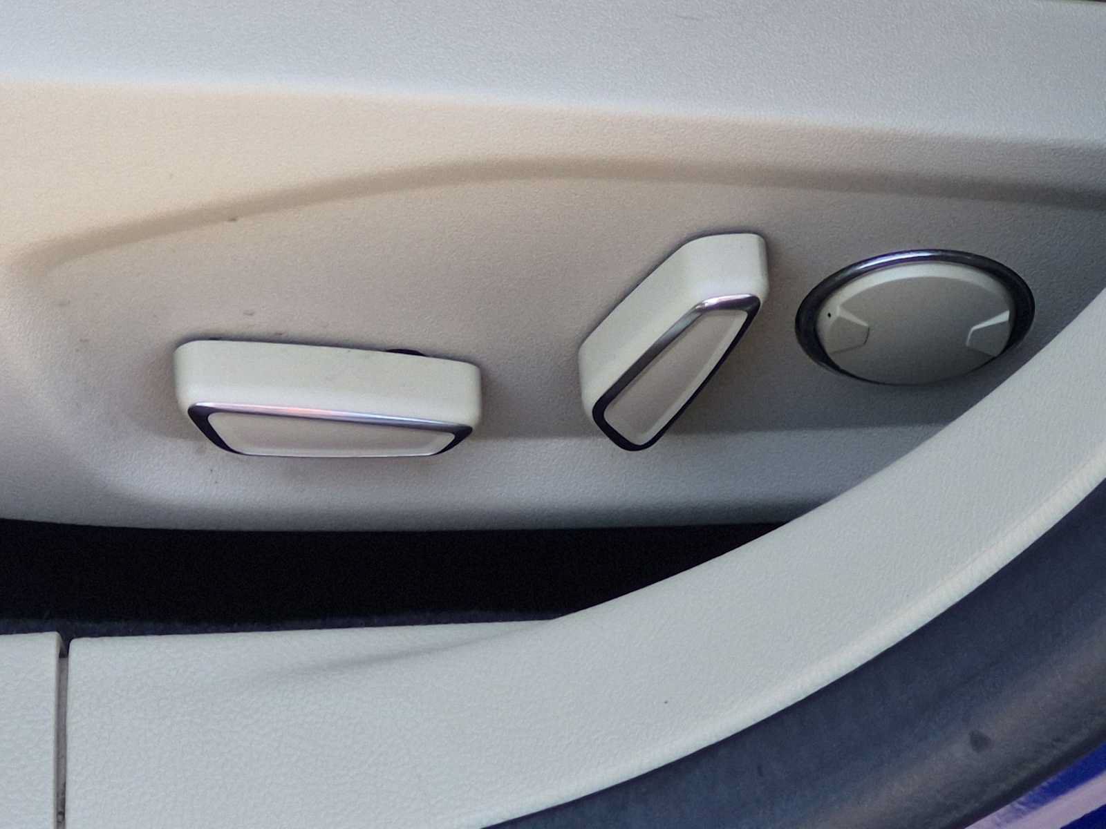 Used 2014 Ford Fusion SE FWD image 17