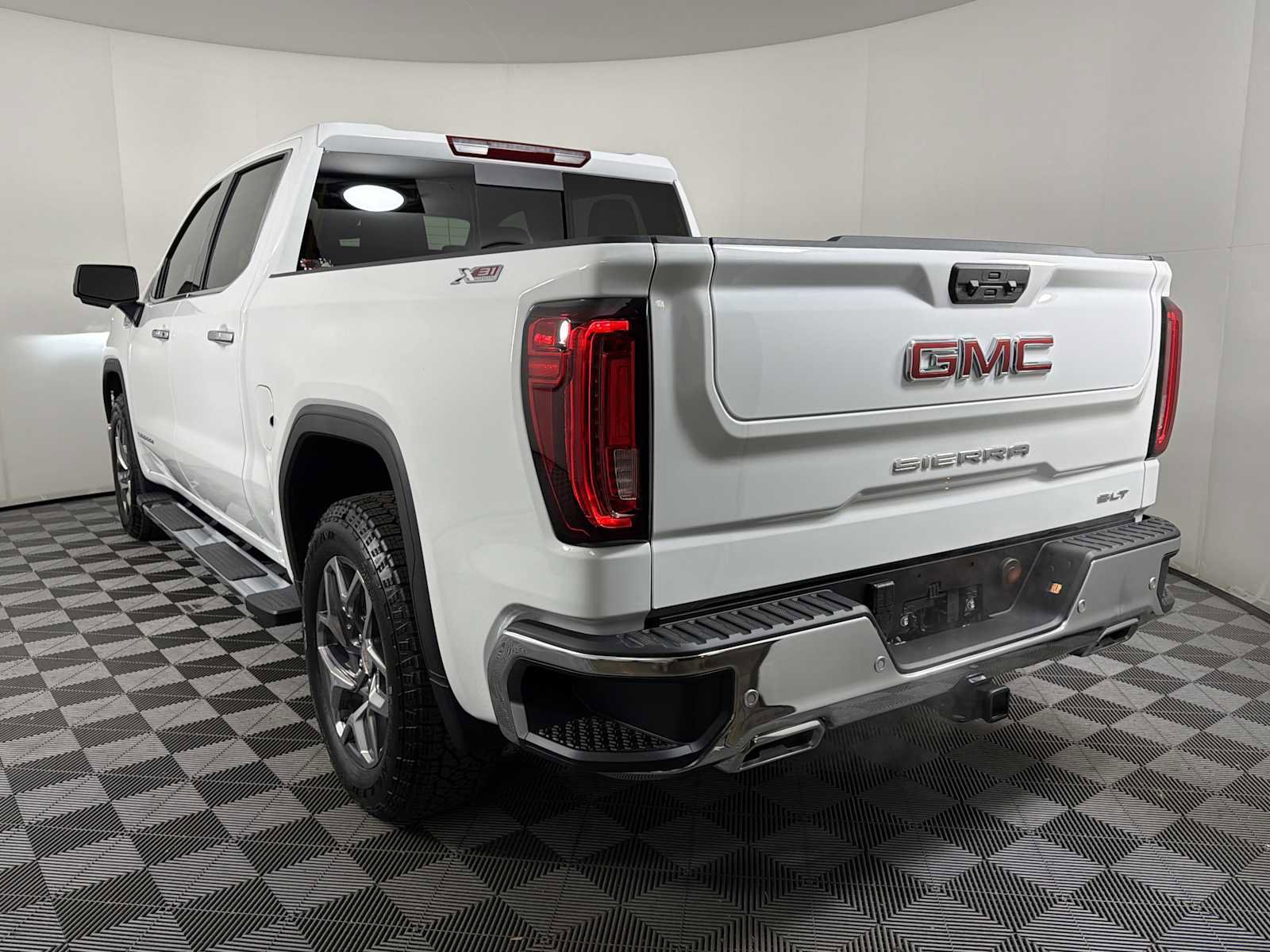 New 2026 GMC Sierra 1500 SLT w/ SLT Premium Plus Package AWD/4WD image 5