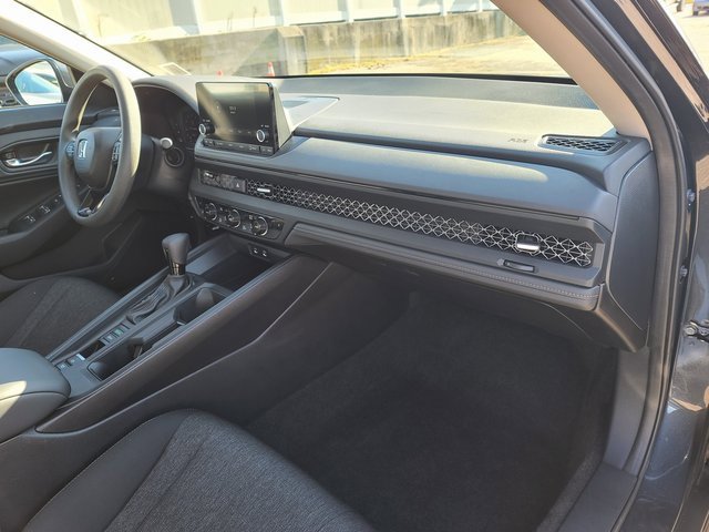 Certified 2023 Honda Accord EX image 21