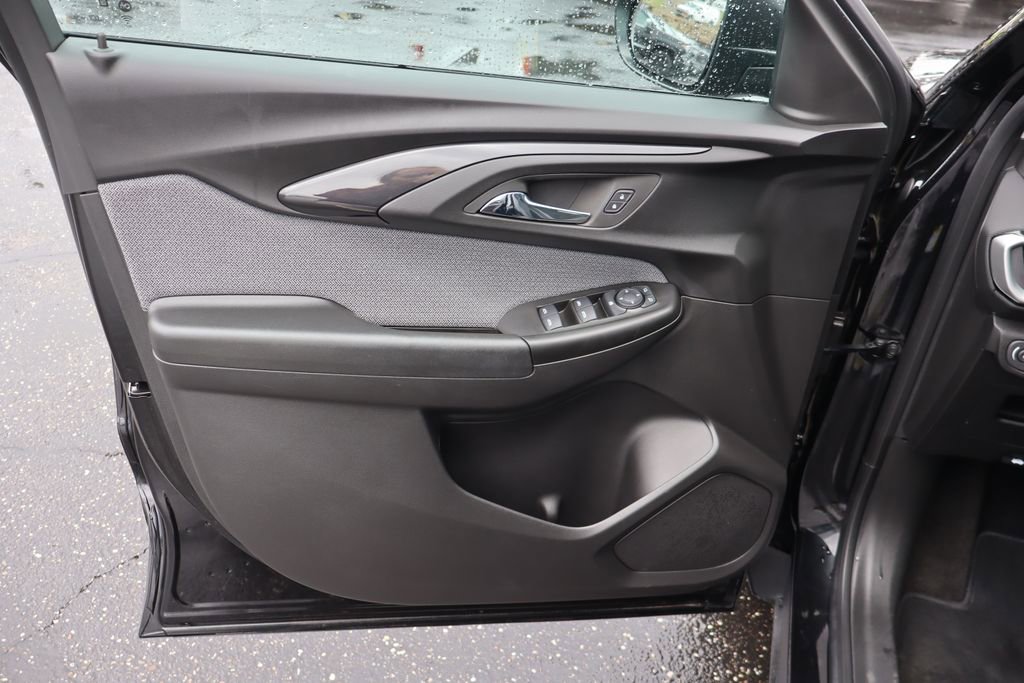Used 2023 Chevrolet TrailBlazer LS image 21